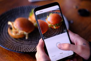 פלטפורמת האינסטגרם - המקום שבו כל סיפור מקבל חיים