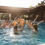 חגיגה בבריכה – איך בריכת אינטקס 594X274X132 הופכת כל יום לחגיגה